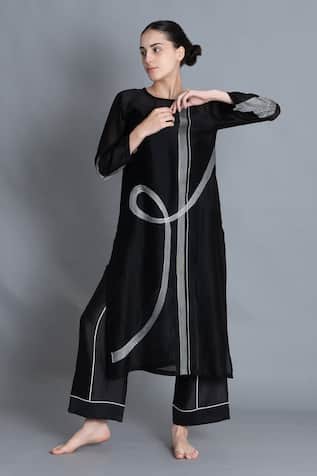 Khat Khat Pantone Embroidered Kurta & Pant Set 