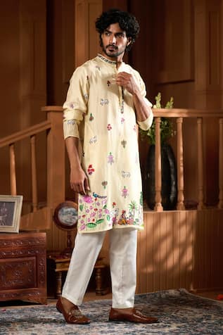 Taroob Pichwai Print Kurta & Pyjama Set 