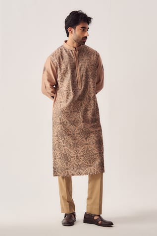 Wabi Sabi By Anshum-Ritesh Chanderi Mandala Embroidered Kurta & Pyjama 