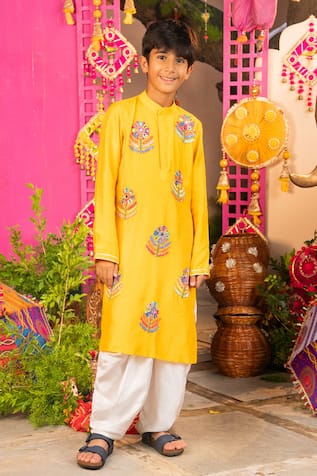 Panchhi By Kanupriya Tibrewala Phool Bagh Kurta Dhoti Pant Set