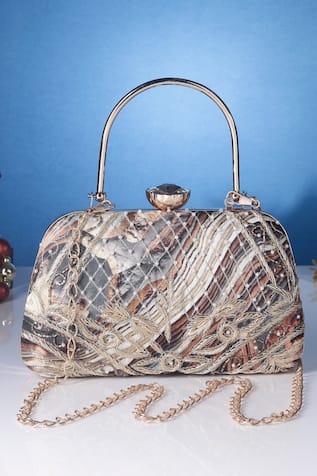 Nazaakat By Samara Singh Embroidered Pattern Clutch With Sling Chain 