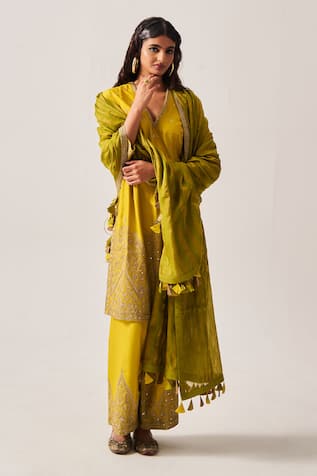 Wabi Sabi By Anshum-Ritesh Floral Dome Embroidered Kurta Set With Dupatta 