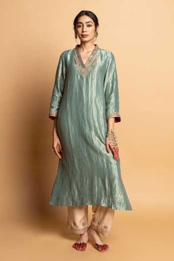 Pants And Pajamas Zeb-E-Taj Embroidered Kurta Set 