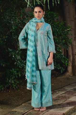 Shalkii Embroidered Kalidar Kurta & Pant Set 