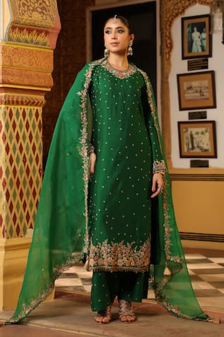 Label Niti Bothra Applique Embroidered Kurta Set 