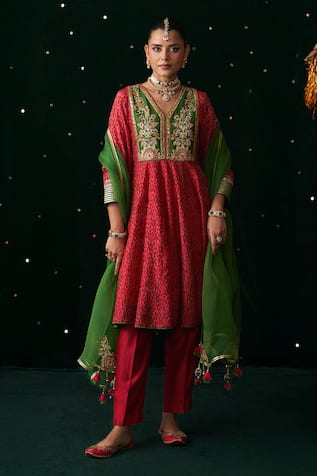 Almaari By Pooja Patel Pakhawaj Printed Kurta Set 