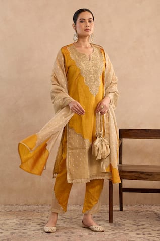 Nero India Dori Yoke Embroidered Kurta & Narrow Pant Set 