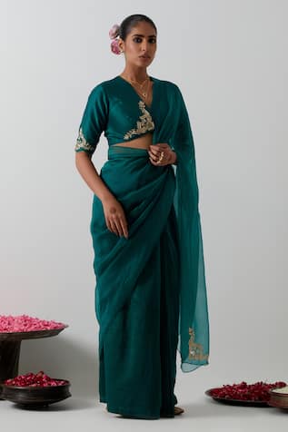 Vinusto Embroidered Blouse With Saree 