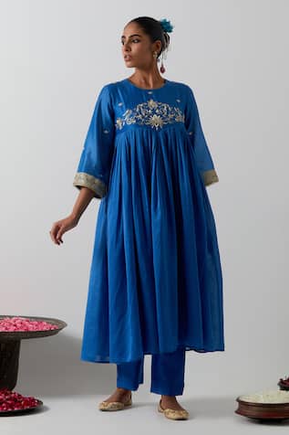 Vinusto Embroidered Anarkali & Pant Set 