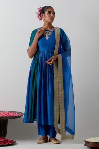 Vinusto Panelled Anarkali Set  