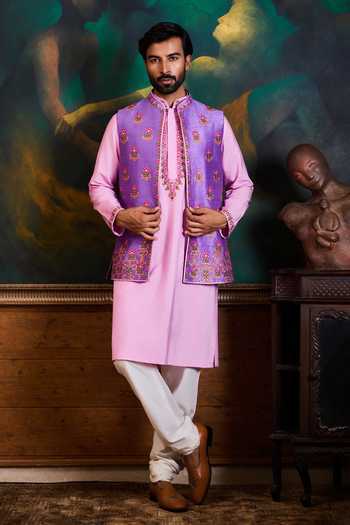 Nitika Gujral Resham & Patra Embroidered Bundi Kurta Set 