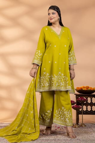 Mamicha Mehreen Thread Embroidered Kurta Set 
