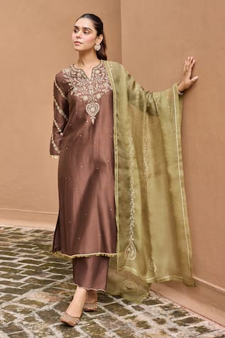 Dohr India Zeenat Embroidered Kurta Set 