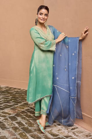 Dohr India Sultana High-Low Zari Embroidered Kurta Set  