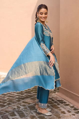 Dohr India Falak Embroidered Choga Kurta Set 