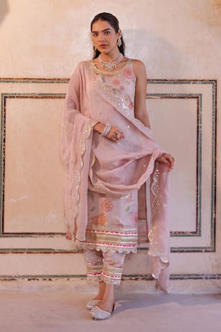 Bannhi By Priyanka Rathore Floral Printed Kurta Set With Embroidered Dupatta 