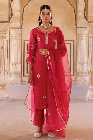 Bannhi By Priyanka Rathore Hand Embroidered Motif Kurta Pant & Dupatta Set 