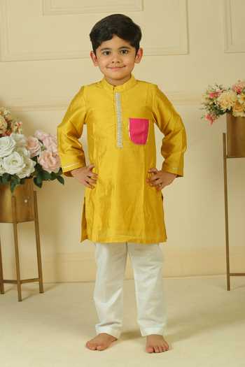 Pankhuri By Priyanka Contrast Patch Pocket Kurta Set 