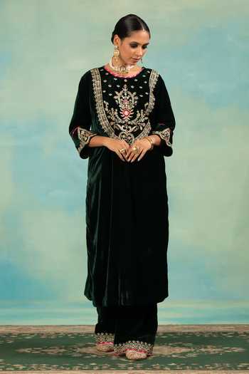 Swati Wadhwani Couture Velvet Dabka & Pearl Embroidered Choga Set 