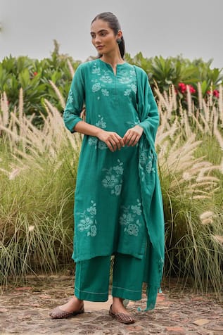 Vaayu Teal Applique Embroidered Kurta Set 