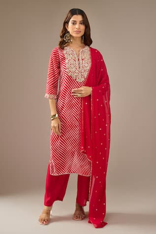 Samyukta Singhania Leheriya Embroidered Kurta Set 