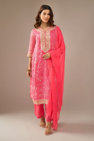 Samyukta Singhania Leheriya Zari & Sequin Embroidered Kurta Set 