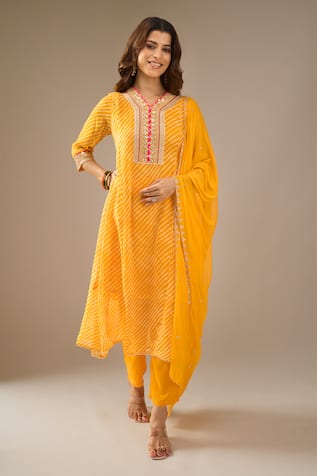 Samyukta Singhania Leheriya Pattern Kurta Set 