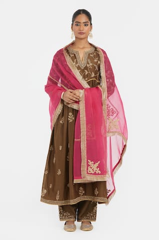 Kora Dori Embroidered Chanderi Kurta & Pant Set 