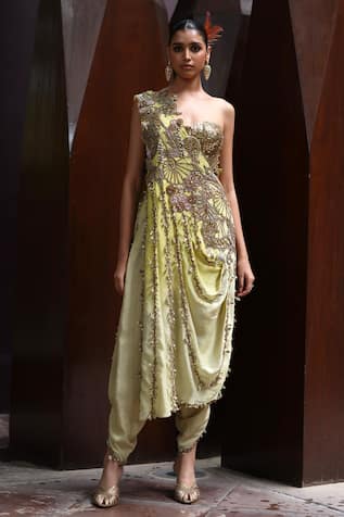 Moledro Osa Embroidered Draped Cape Tulip Pant Set 