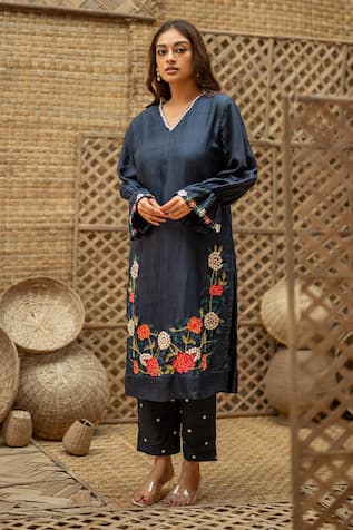Vaani Beswal Elina Hand Appliqued Floral Kurta & Pant Set 