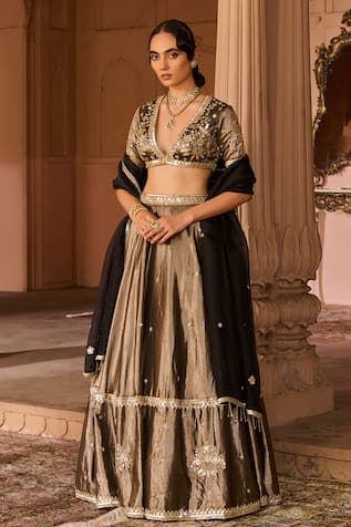 Zoon Aari Work Embroidered Lehenga Blouse Set 