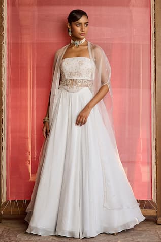 Zoon Aari Embroidered Jacket Skirt Set 