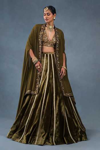 RICHA AHLUWALIA Zardozi & Sequin Embroidered Lehenga Set With Cape 