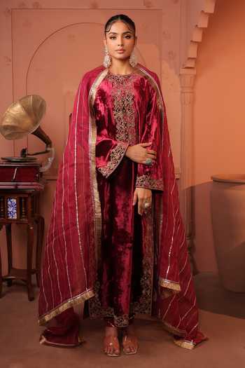 RICHA AHLUWALIA Silk Velvet Dori Embroidered Kurta Set 
