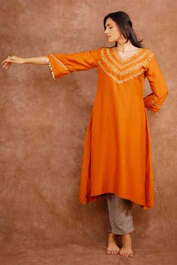 World of Sugandh Surkhiya Hand Embroidered Kurta With Pant 