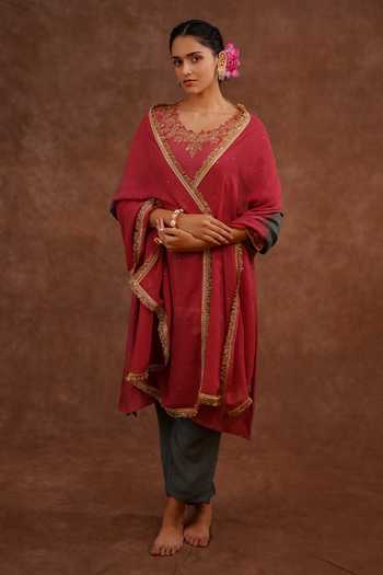 World of Sugandh Gulmitti Hand Embroidered Kurta Set 