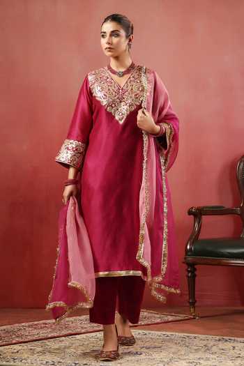 Anshu Wadhwa Chanderi Embroidered Kurta Set 