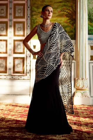 Charu And Vasundhara Kassidy Geometric Pattern Pre-Draped Saree With Blouse 