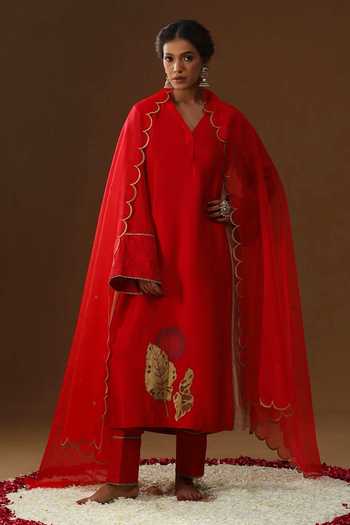 Arpita Sulakshana Sakhi Prem Hand Painted Kurta Set 