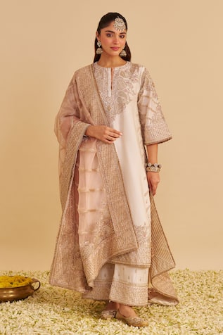Sheetal Batra Aqsha Embroidered Kurta Set 