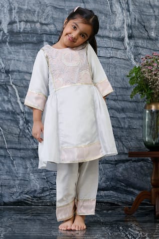 MI Dulce AN'YA Constellation Embroidered Tissue Kurta Set 