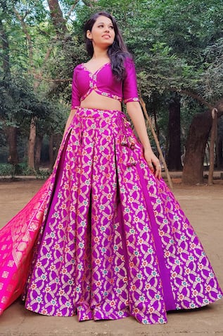 Amaltas Couture Banarasi Embroidered Lehenga Set 
