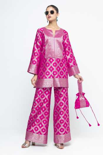 SOBARIKO Heera Brocade Jaal Kurta With Pant 
