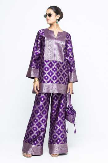 SOBARIKO Heera Brocade Jaal Kurta With Pant 