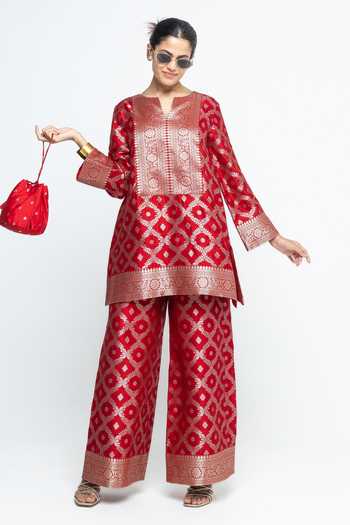 SOBARIKO Heera Brocade Jaal Kurta With Pant 