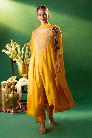 Samyukta Singhania Embroidered Yoke Kurta Set 
