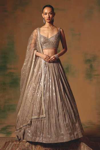 Basanti Kapde aur Koffee The Champagne Glow Lehenga Set 