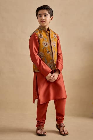Kalista Ravik Floral Embroidered Bundi Kurta Set 