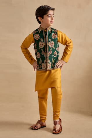 Kalista Ravik Floral Embroidered Bundi Kurta Set 