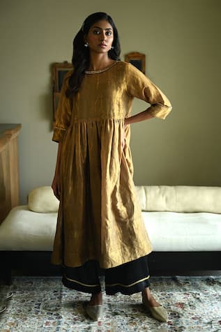 Shorshe Clothing Anna Embroidered Kurta With Flared Pant 